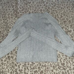 Grey long sleeve sweater